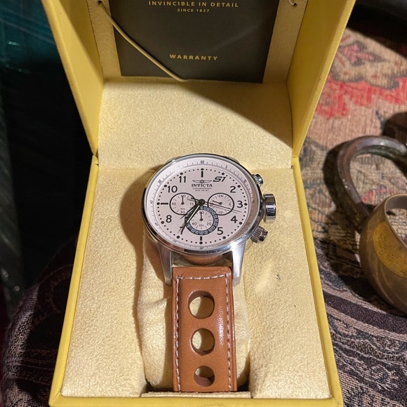 Watch - Picture 9 of 9